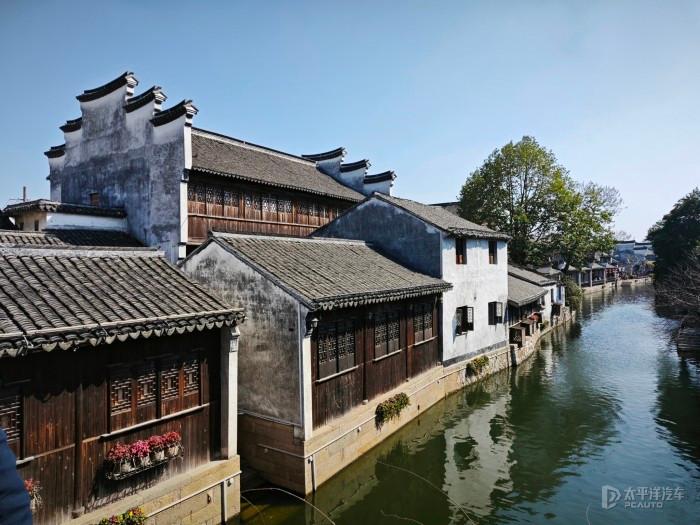 孩子爱手机不爱爸妈，为什么会出现这种情况呢？父母该怎么办呢？游戏画面