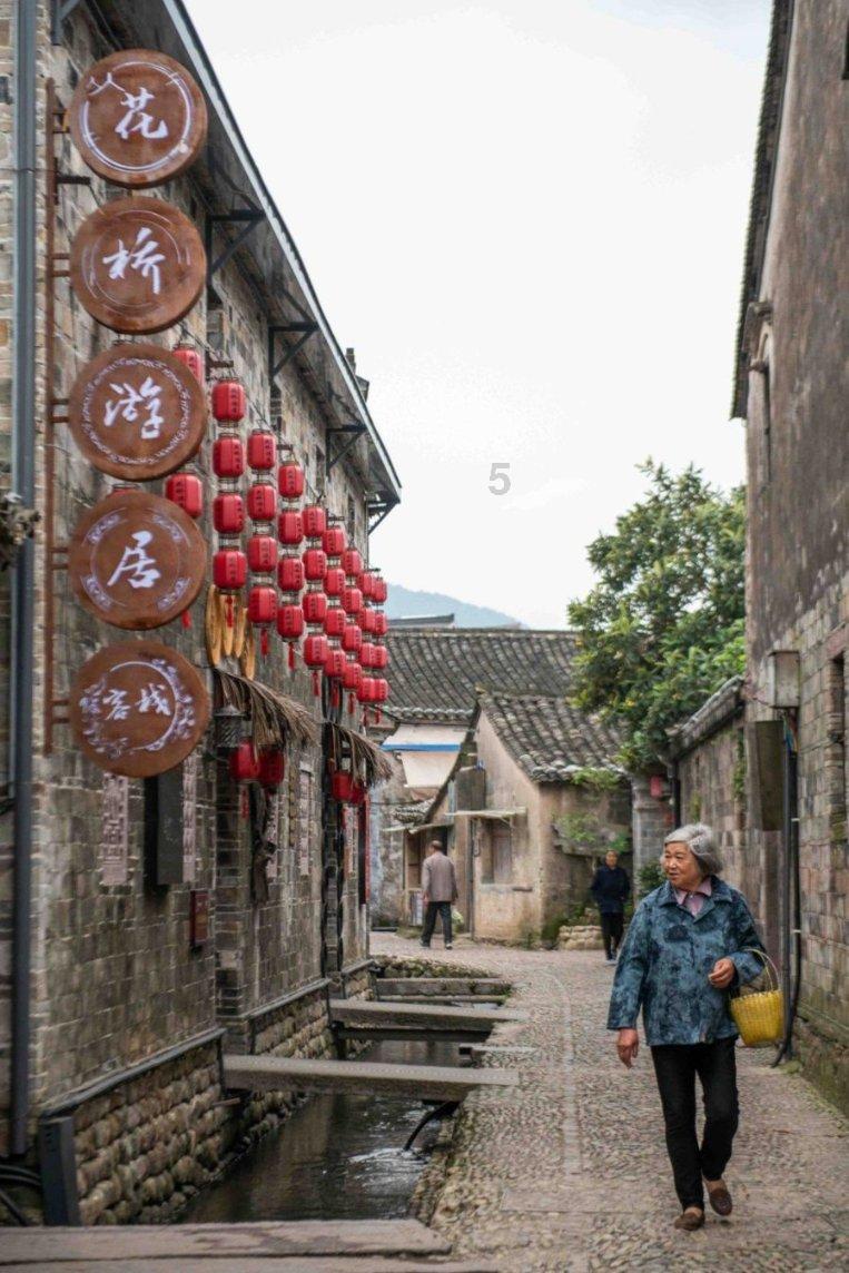 家庭教育机构哪家好，如何预防孩子叛逆期离家出走？专家为你提供实用建议